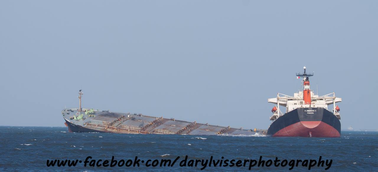MV SMART capsize Richards Bay 19082013 (33)